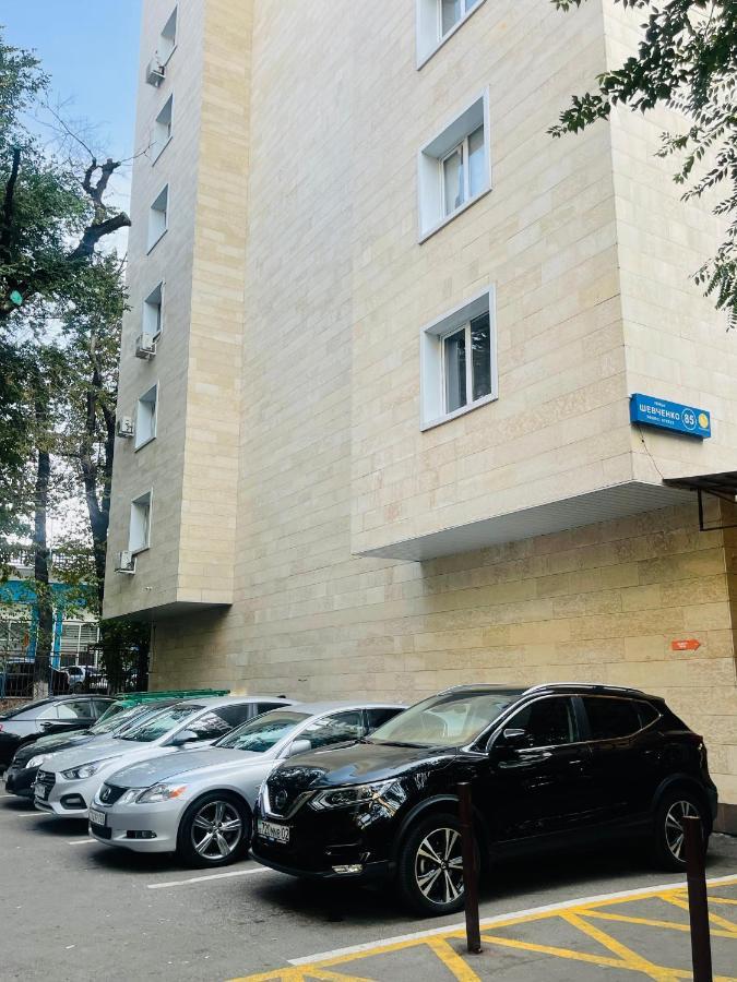 Уютная Квартира В Самом Сердце Алматы Алмати Екстер'єр фото